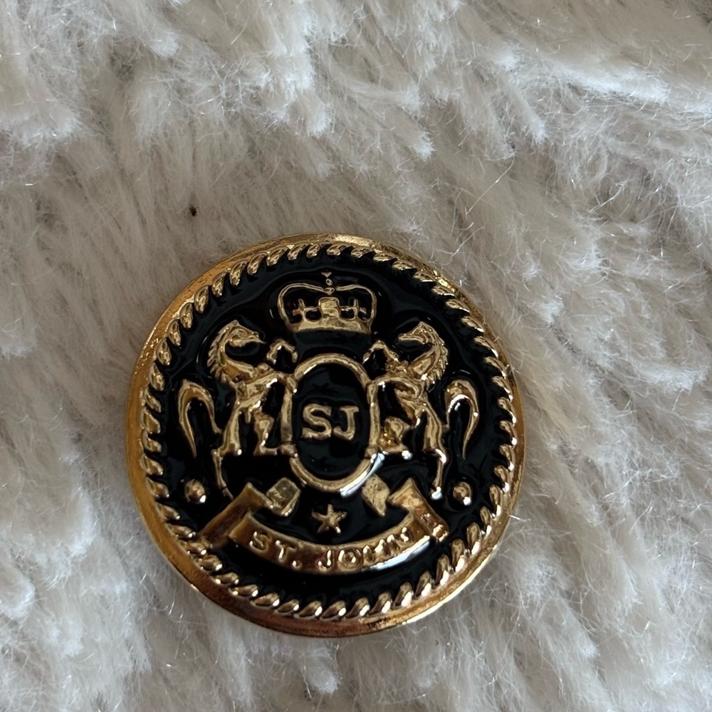St John single button - Picture 1 of 2